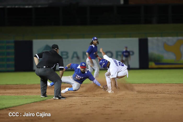 nicaragua deja tendido a Puerto Rico con gran Slam de V&aacute;squez